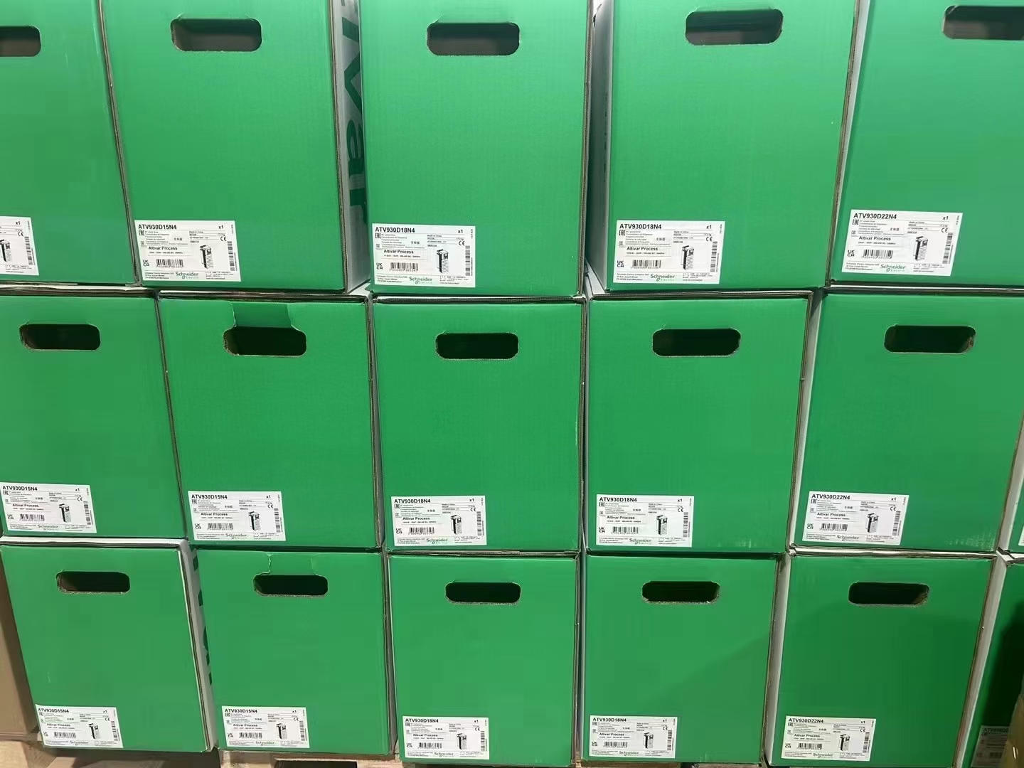 Schneider ATV930D18N4