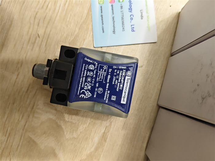 Schneider XS8C2A4PCM12 Schneider XS8C2A4PCM12