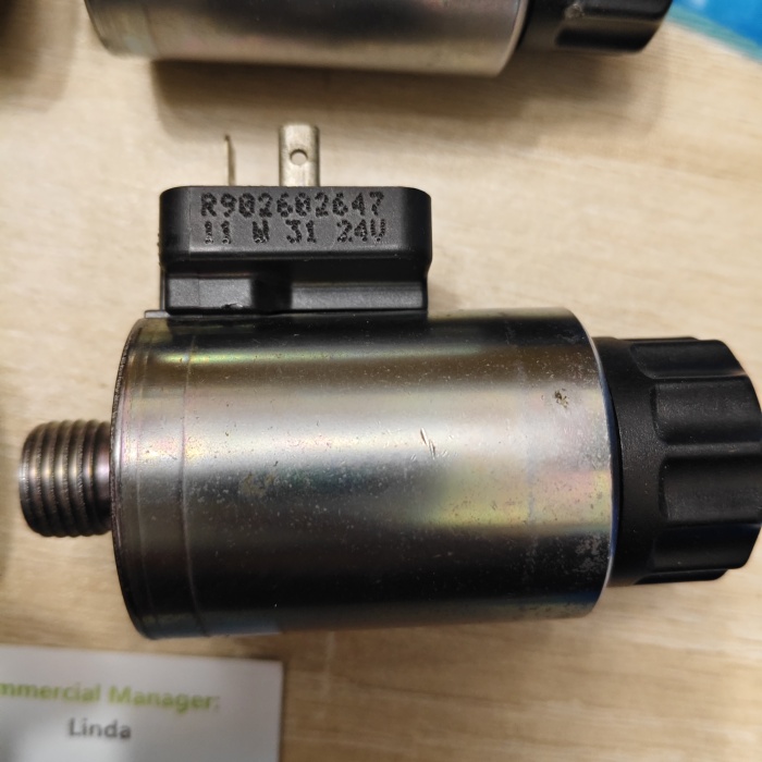 Rexroth solenoid valve R902602647 Rexroth solenoid valve R902602647