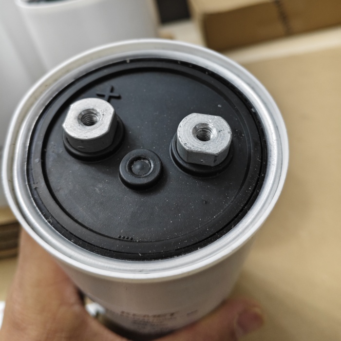 KEMET PEH169UV447NQB2-M6