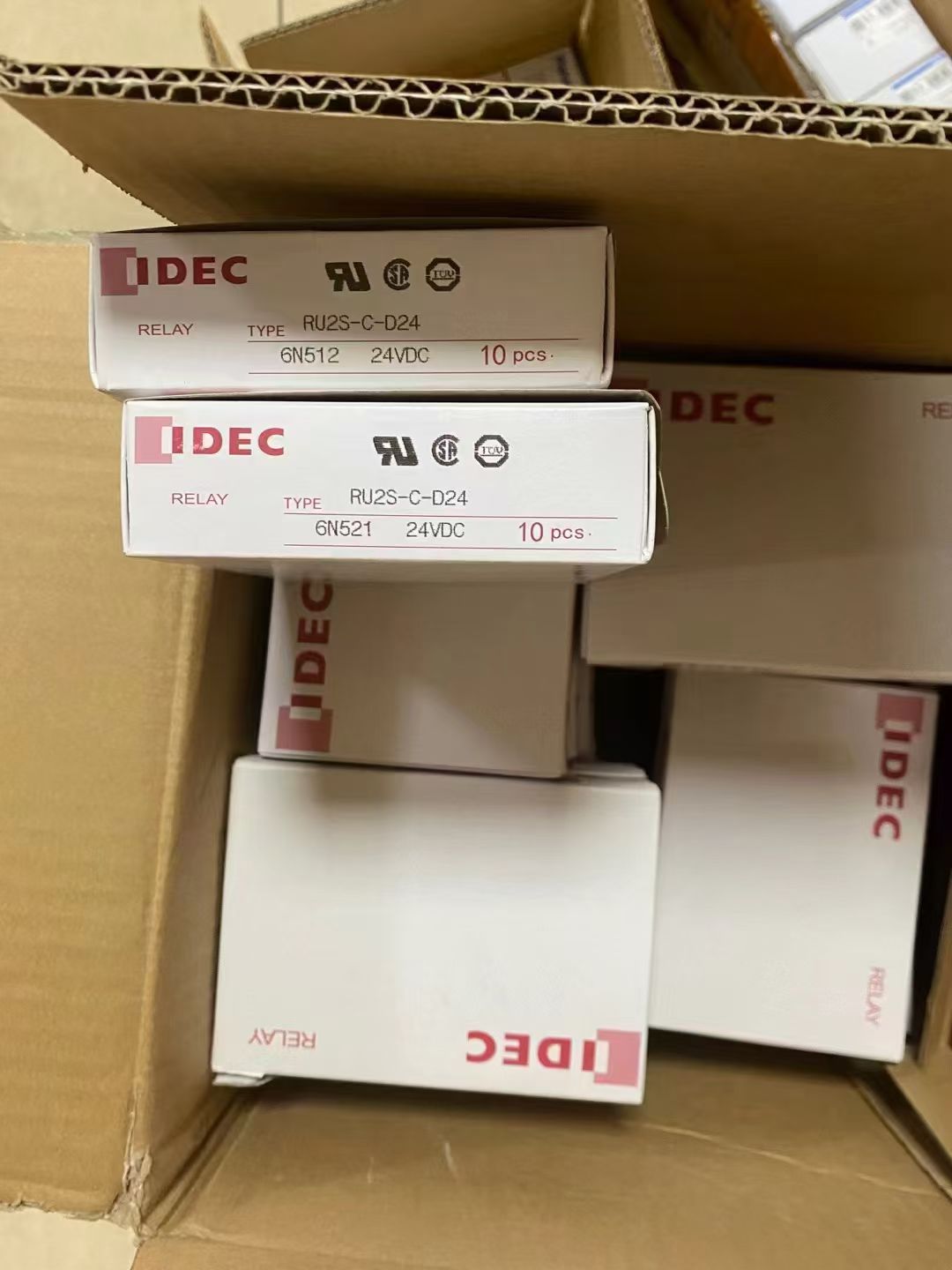 IDEC RU2S-C-D24 GN521 24VDC